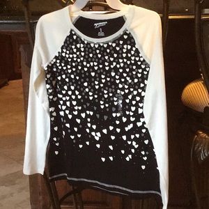 Girls size XL 16 white/gray/black heart shirt